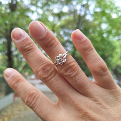 Anillo nudos enlazados.